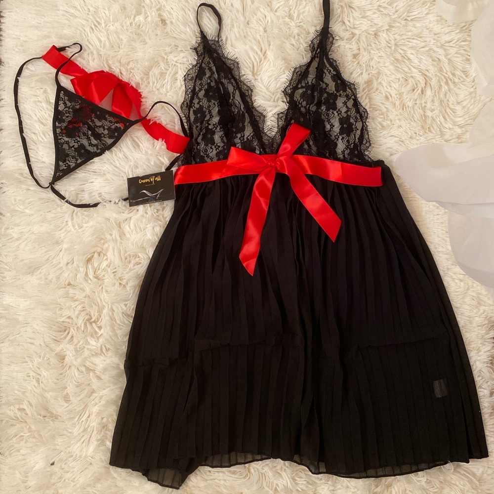 Black baby doll dress with red bow
